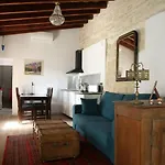 Casa De La Fra *